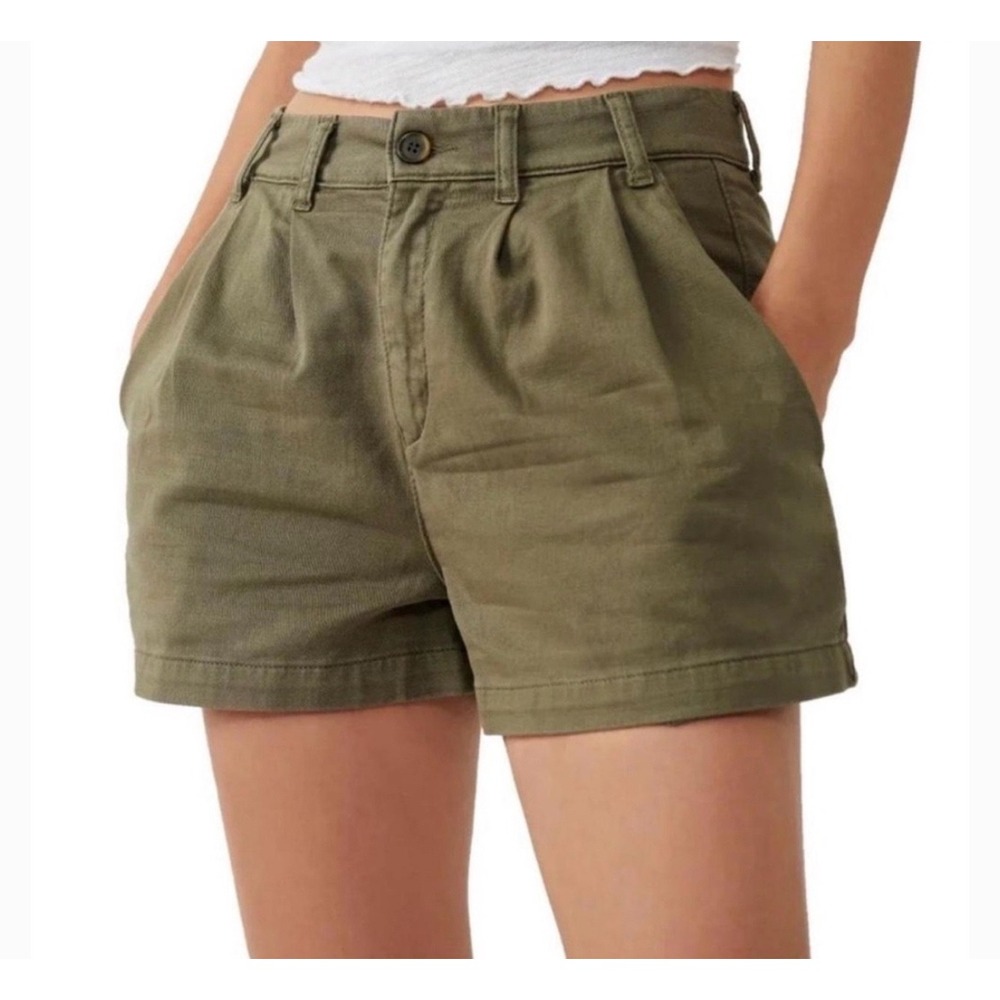 Free People Women Olive Green Pleated Chino Shorts Size 6 High Waist Stretch
